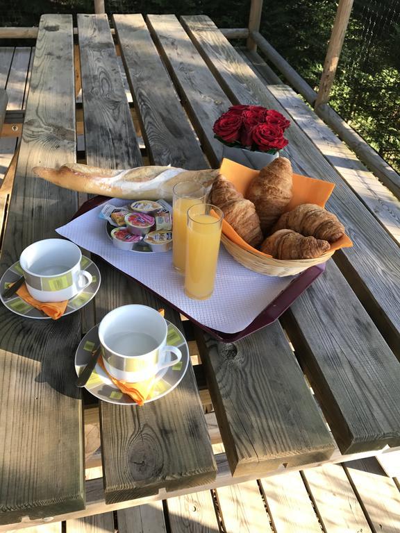 Camping Les Chevrefeuilles 4*